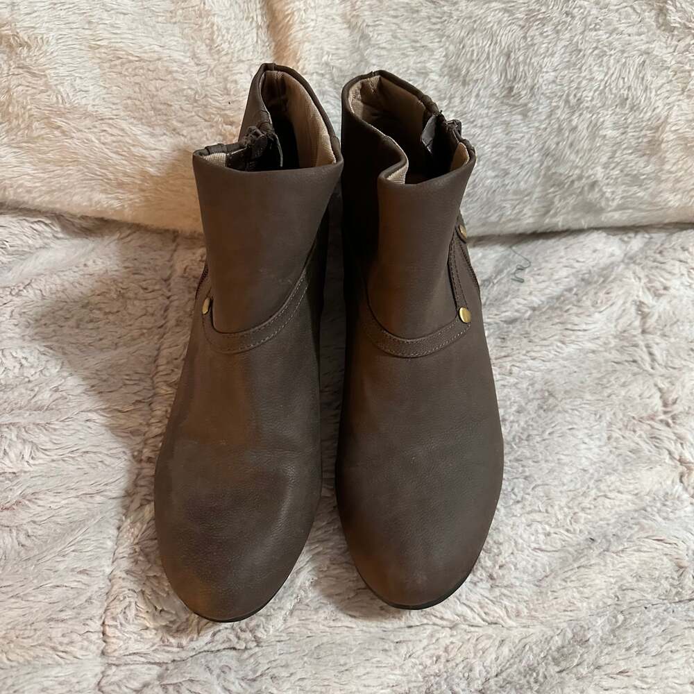 LifeStride Adley Women's Faux Leather Side-Zip Ankle Booties